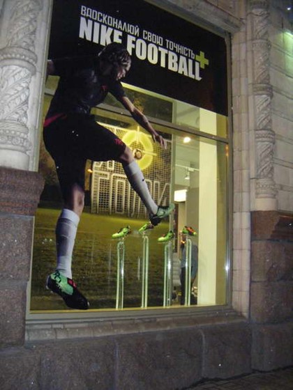 Наружная реклама: Наружное оформление световое и не световое  